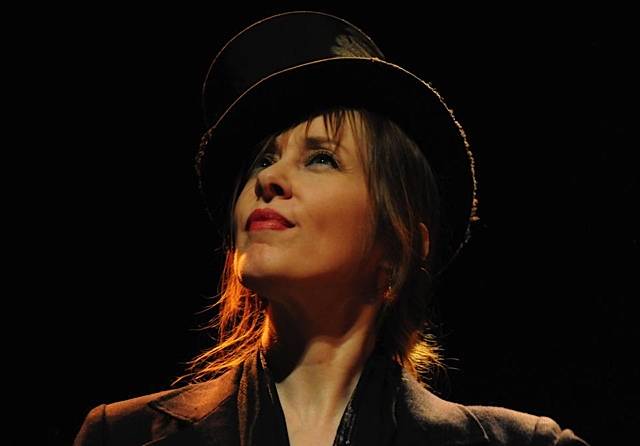 Suzanne Vega – 2014/02/12 – Paris le Divan du Monde